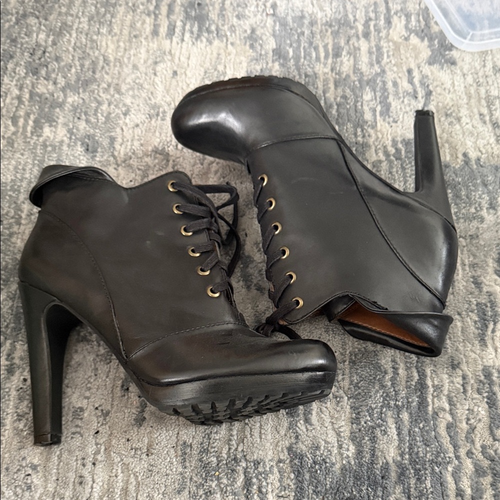 Elegant Black Lace-Up Heeled Boots